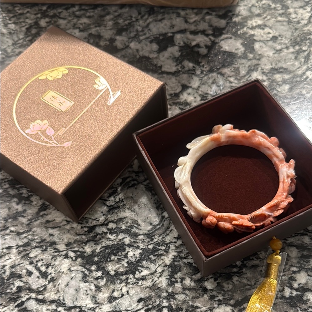 Elegant Jade Bangle in Peach and White